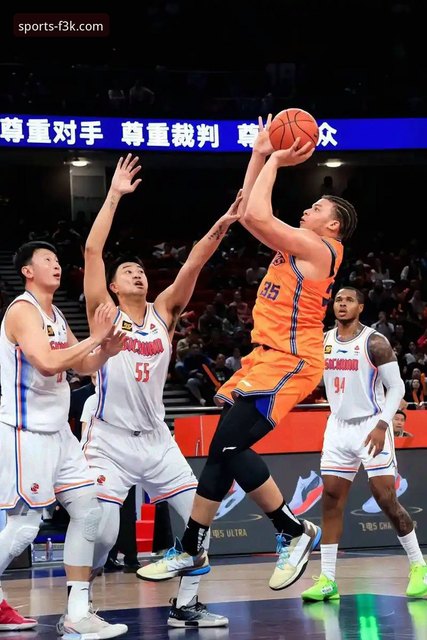上海男篮十二连胜登顶之路详解